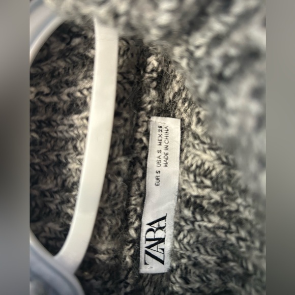Zara Wool Turtleneck cozy Sweater- Size S - Picture 3 of 3
